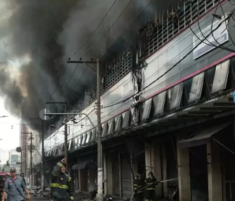 Incêndio no Shopping 25 bras